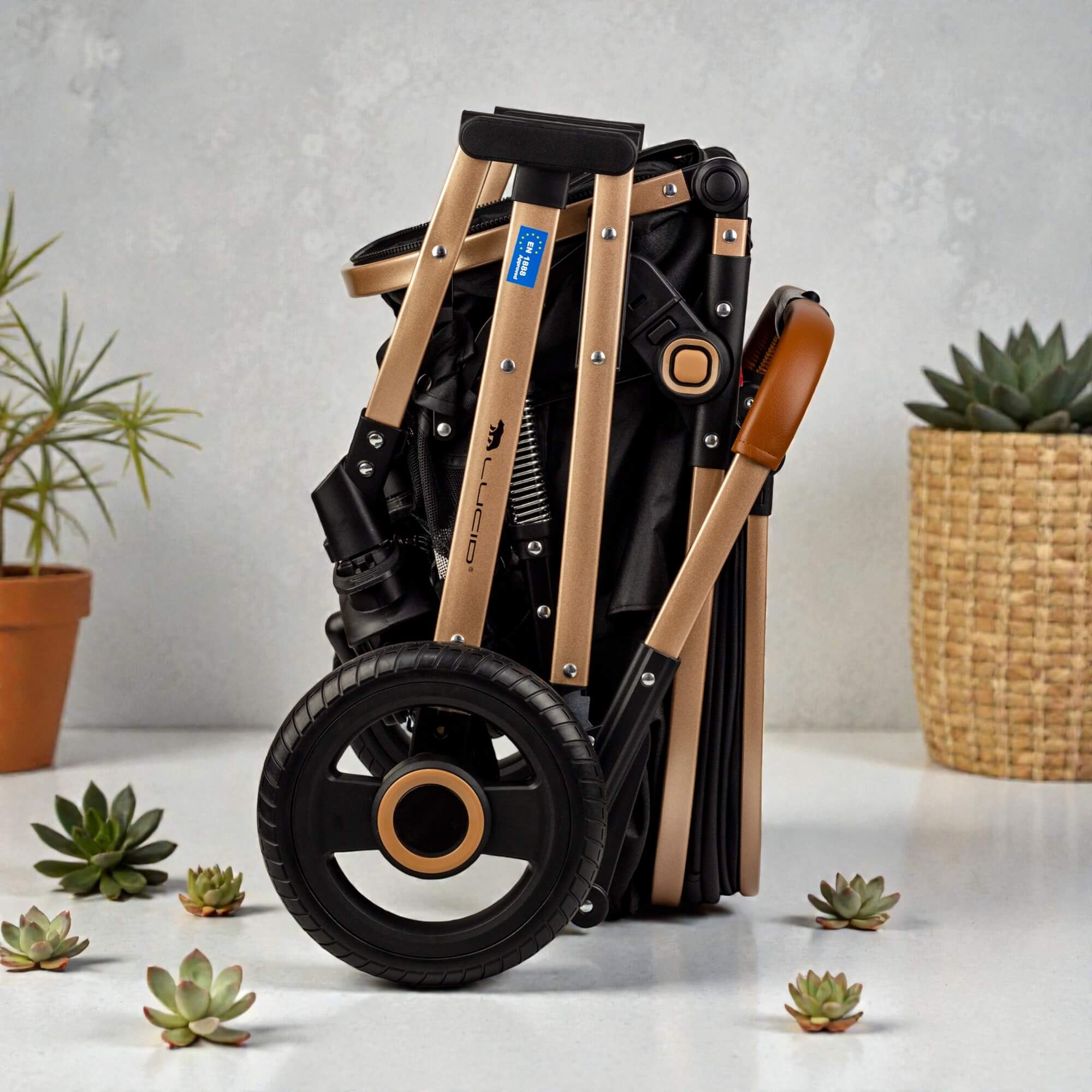 SENA - سترولر بيبى كاريكوت فاخره مزوده بمظله وكفر من الجلد من البراند لوسيد بنى موديل - Image 6