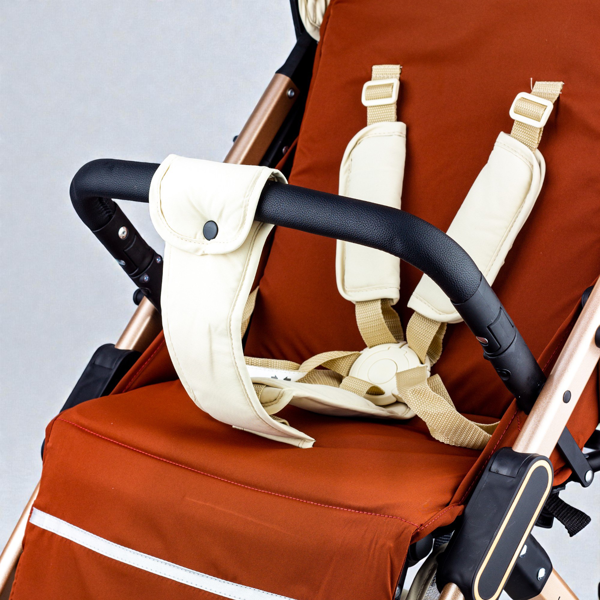 Easy Go – سترولر بيبى فاخره هاندل مزوده باربع عجلات متحركه360 درجه من لوسيد اسود موديل - Image 4