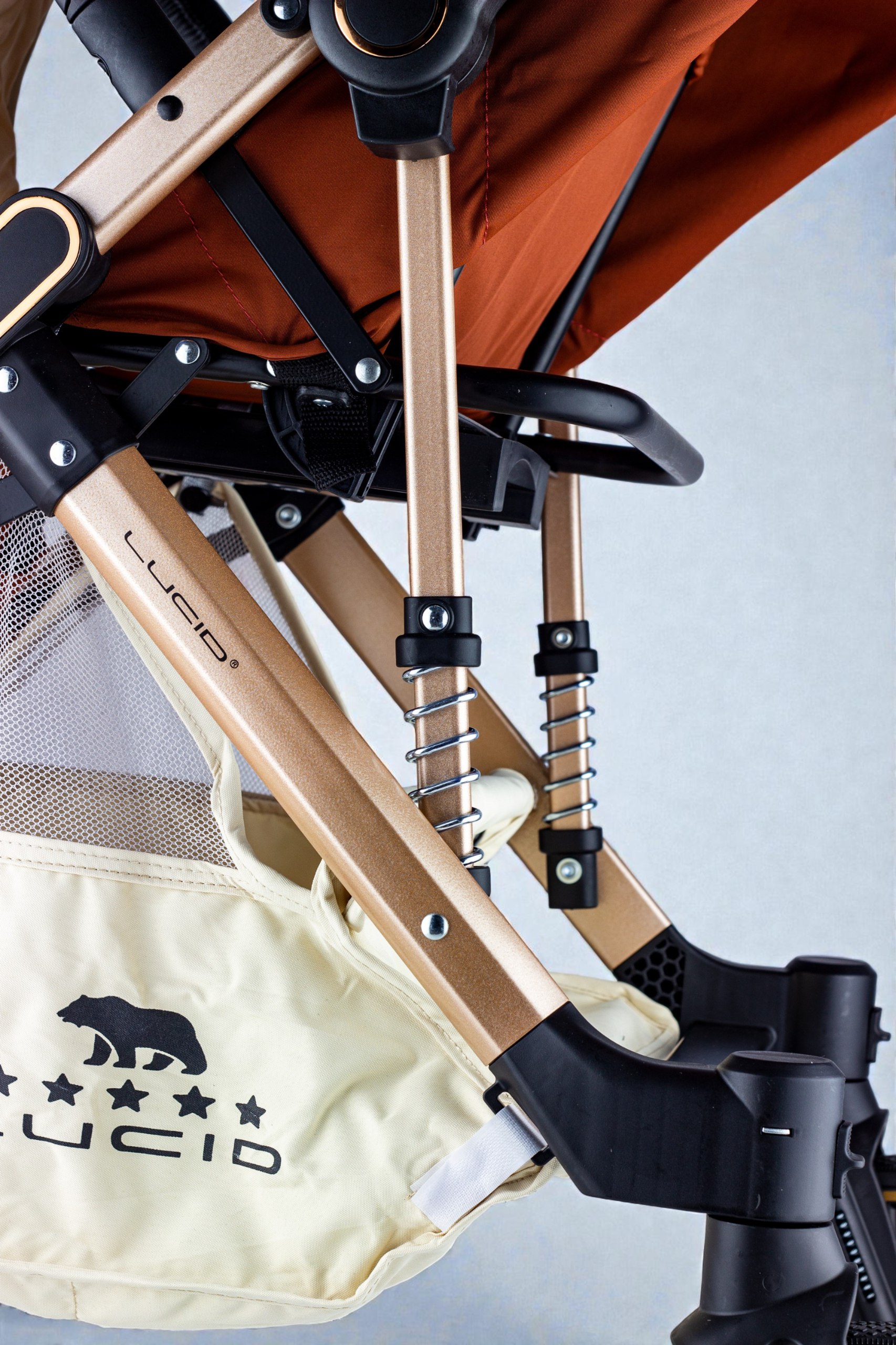 Easy Go – سترولر بيبى فاخره هاندل مزوده باربع عجلات متحركه360 درجه من لوسيد اسود موديل - Image 7